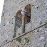 Castello di Crasciana, bifora